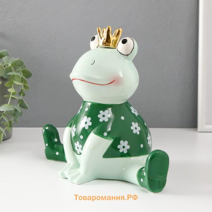 Фигурка керамика «Лягушонок в футболке с ромашками, в короне», 24.3×13.2×21.8 см